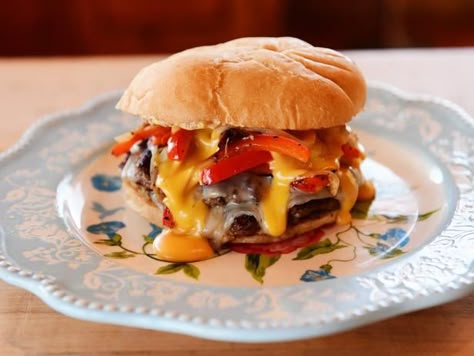 Get Cheesesteak Burger Recipe from Food Network Cheesesteak Burger, Egg Pockets, Chimichurri Shrimp, Food Network Recipes Pioneer Woman, Shrimp Wraps, Ree Drummond Recipes, Cheese Steak, Pioneer Woman Recipes, Burger Recipe