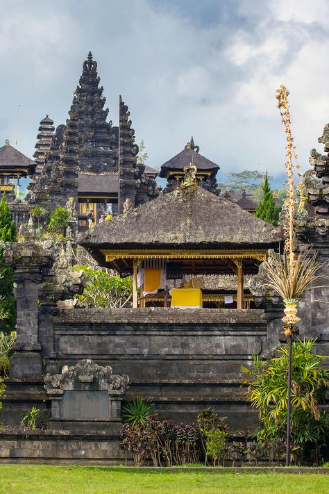 Pura Besakih Temple Bali Wallpaper, Yuki Kato, Bali United, Asian Culture, Property Development, Travel Activities, Southeast Asian, Aesthetic Themes, Large Art