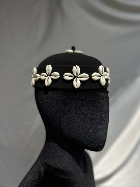 Alicia Keys Hairstyles, Cultural Costumes, Afro Jewelry, Beads Business, Hair Accessories Diy Headband, Shell Crown, Wedding Headwear, Cowry Shell, African Accessories