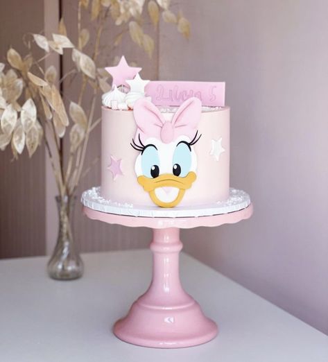 Daisy Duck Themed Birthday Party, Daisy And Minnie Cake, Daisy Duck Cupcakes, Daisy Duck Cake, Minnie Mouse Daisy Duck Cake, Cake Daisy, Pata Daisy, Duck Cupcakes, Bakery Cupcakes