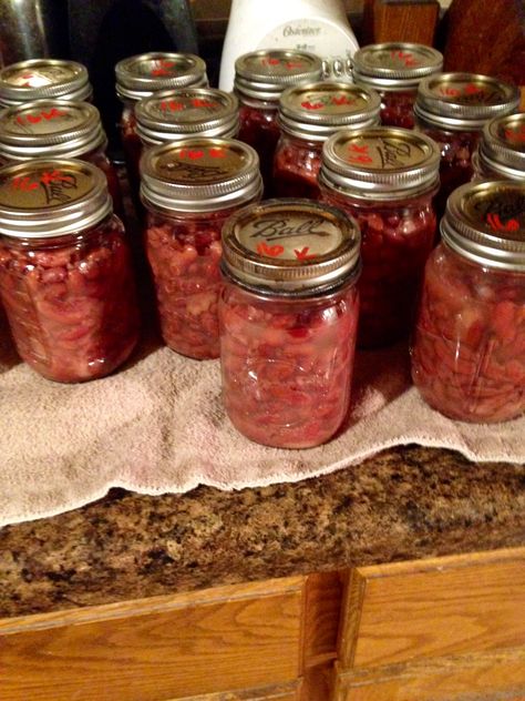 Canning Chili, Egg Noodles Recipe, Recipes With Kidney Beans, Egg Noodle Recipes, Pressure Canning Recipes, Canning 101, Tuna And Egg, Home Canning Recipes, Canning Vegetables