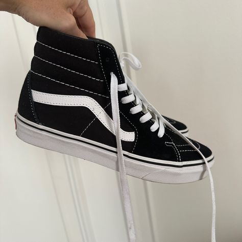 Vans Sk8 Hi Outfit Woman Winter, Vans Sk8 Hi Outfit Woman, Sk8 High Vans, Black Hightop Vans, Vans Sk8 Hi Outfit, Vans Old Skool High Top, Sk8 Hi Outfit, High Vans, High Top Outfit