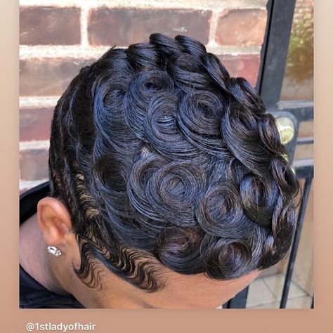 Red by Kiss on Instagram: “This classic pin curl look is super cute @1stladyofhair 🙌🏽 #rockedit  #dopehair #hairgasm #hairgoals #hairtrends #hairstyles #hairtools…” Pixie Pin Curls, Curling Techniques, Natural Haircuts, Finger Waves Short Hair, Pin Up Curls, Pin Curl, Finger Wave Hair, Black Hair Short Cuts, Natural Girl