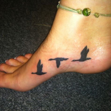 Ducks Small Duck Hunting Tattoos, Duck Hunting Tattoos For Women, Arkansas Tattoo, Siblings Tattoo For 3, Papa Tattoo, Goose Tattoo, Tattoos Tiny, Pinterest Lifestyle, Duck Tattoos