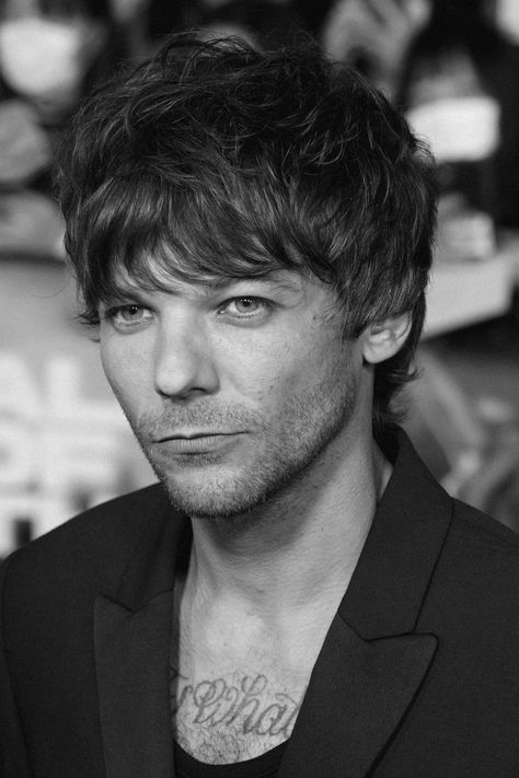 Japan Movie, One Direction Louis Tomlinson, One Direction Louis, Ocean Blue Eyes, Louis And Harry, Louis Williams, Movie Premiere, Oui Oui, Larry Stylinson