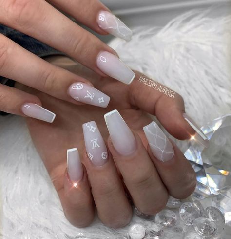 White Nails With Glitter And Initial, White Nails With Letter, White Nails With Chanel Design, White Chanel Nails Acrylic, White Lv Nails, Dior Nails, Gel Acrylic Nails, Plain Nails, White Acrylic Nails