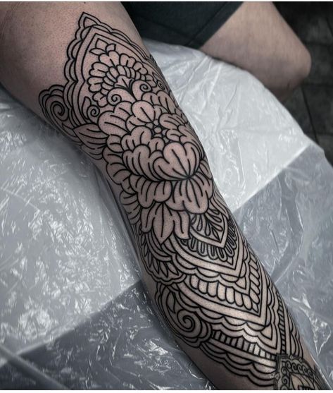 Leg Sleeve Ornamental, Shin Tattoo Mandala, Ornamental Tattoo Design Leg, Ornamental Shin Tattoo, Ornamental Leg Sleeve, Ornamental Knee Tattoo, Ornamental Tattoo Sleeve, Ornamental Leg Tattoo, Ornament Tattoos