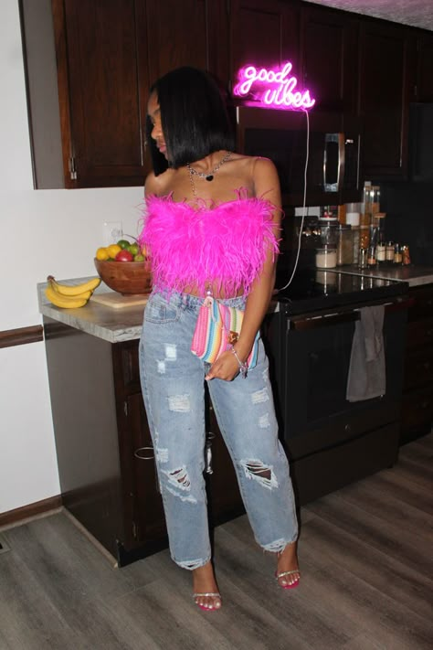 Pink Dinner Party Outfits, Birthday Girl Outfit Black Women, Pink Going Out Outfits Black Women, Pink Birthday Dinner Outfits, 28th Birthday Ideas For Women Outfit, 21 Birthday Outfit Black Woman, Birthday Trip Outfit Ideas, 20th Birthday Outfit Ideas Dresses, 20 Year Old Birthday Outfits