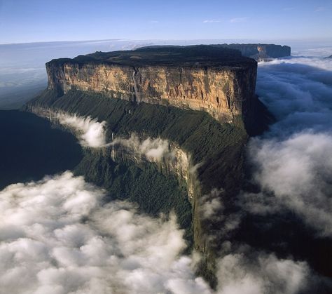 Mount Roraima, the highest tepui, or table-top mountain, in Venezuela, on the northern coast of South America Danxia Landform, Mysterious Places On Earth, Monte Roraima, Mount Roraima, Landform, Aerial Images, Mysterious Places, Angkor Wat, Foto Art