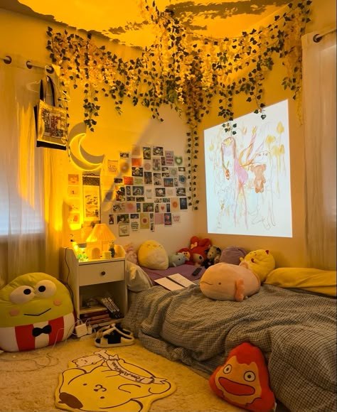 korean room inspiration kawaii inspo small room low bed aesthetic colorful interior Tiny Rooms Aesthetic, Low Bed Decor Bedroom Ideas, Warm Lamp Light Bedroom, Sunset Lamp Room Ideas, No Sunlight Room Ideas, Room Lights Decor Small Bedrooms, Bedroom With Low Bed, Warm Lamp Bedroom, Cozy Room Lights