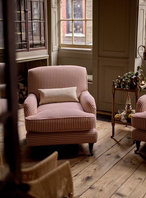 Casa Country, Comfortable Armchair, Armchair Furniture, Living Room Inspo, Red Stripe, Vintage Modern, Wren, Living Room Inspiration, Home Living Room