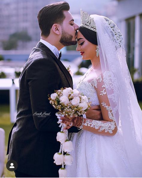 Marriage Poses, Marriage Stills, Muslim Wedding Photography, Bride Photos Poses, Wedding Portrait Poses, Bridal Photography Poses, Sparkle Wedding Dress, Wedding Picture Poses, Bridal Poses