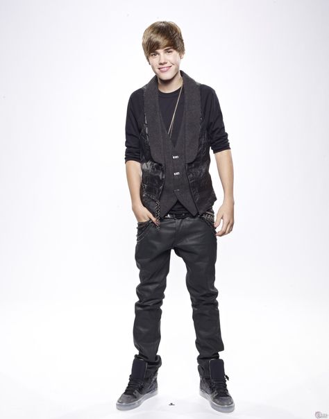 Justin Bieber 2010 Photoshoot, Justin Bieber Full Body Pic, Old Justin Bieber, Justin Bieber 16, Justin Bieber 2011, 23 Bday, Justin Bieber Photoshoot, Justin Time, Baby Beaver