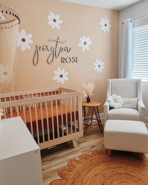 Daisy Boho Nursery, Daisy Toddler Room, Daisy Baby Nursery, Daisy Nursery Theme, Daisy Bedroom Ideas, Daisy Decals, Nursery Photography, Daisy Nursery, Decals Wallpaper