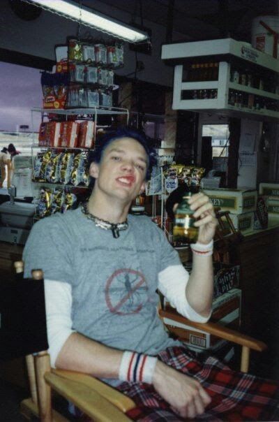 . on Twitter: "matthew lillard… " Slc Punk, Matthew Lillard, 2000s Punk, Estilo Punk Rock, Punk Boy, Joseph Gordon Levitt, Punk Aesthetic, Scream Movie, Photographie Portrait Inspiration