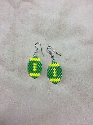 Easy Brick Stitch Earrings, Football Beaded Earrings, Beaded Bee Earrings, Beading Patterns Earrings, Brick Stitch Earrings Tutorial, Bead Earrings Patterns, Seed Bead Earrings Patterns, Brick Stitch Pattern Earring, Character Jewelry