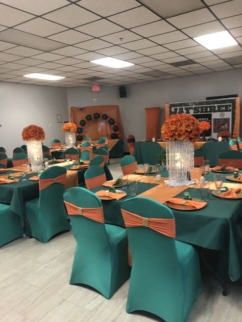 African Reception Decorations, Nigerian Weddings Decoration, Nigeria Wedding Decoration, Orange Reception Decor, Orange Party Sets With Traditional Drape, Wedding Reception Seating Arrangement, Blue Wedding Decorations, Rusting Wedding, Table Cloth Decorations