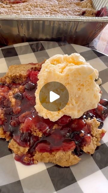 Blueberry Muffin Mix Cobbler, Easy Apple Cobbler With Pie Filling Dump Cake Recipes, Jiffy Cake Mix Cherry Cobbler, Cobbler Using Cake Mix And Pie Filling, Cake Mix Apple Cobbler 3 Ingredients, Dessert Crisp, Pie Filling Desserts, Cinnamon Sugar Muffins, Luke Brown