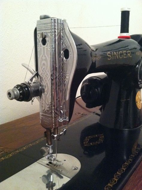 Restored 15-90 Singer Sewing Machine Singer Machine, Sewing Machine For Sale, Sew Kind Of Wonderful, Sewing Machine Repair, Sewing Spaces, Sewing Machine Quilting, Leather Working Tools, Treadle Sewing Machines, Vintage Singer