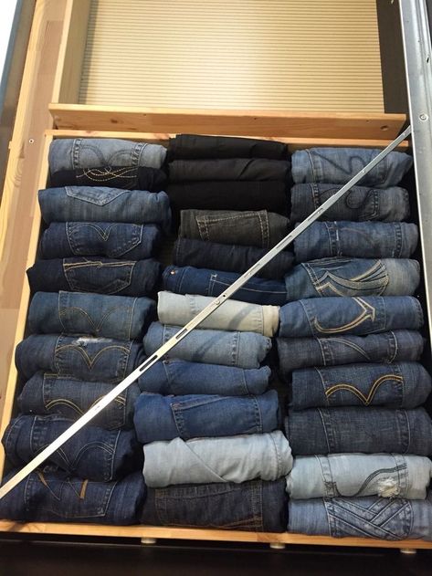 Jeans Collection Closet, Closet Organization Ideas Jeans, Jeans Organization, Jeans Storage Ideas, Mens Closet Organization, Desk Organization College, Jeans Storage, Deep Drawer Organization, Jean Organization