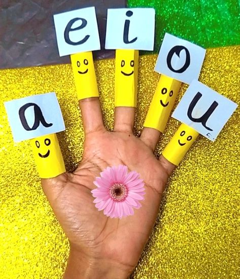 Vowels Craft, Anime Diys, English Activities For Kids, Learning English For Kids, Stick Crafts, English Activities, Science Project, Classroom Setting, Five Fingers