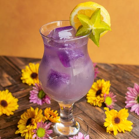 Tangled Theme Drinks, Lavender Haze Cocktail Taylor Swift, Rapunzel Drink Ideas, Princess Rapunzel Birthday Party Ideas, Tangled Inspired Cocktails, Rapunzel Themed Dinner, Tangled Inspired Desserts, Tangled Themed Cocktails, Tangled Cocktails