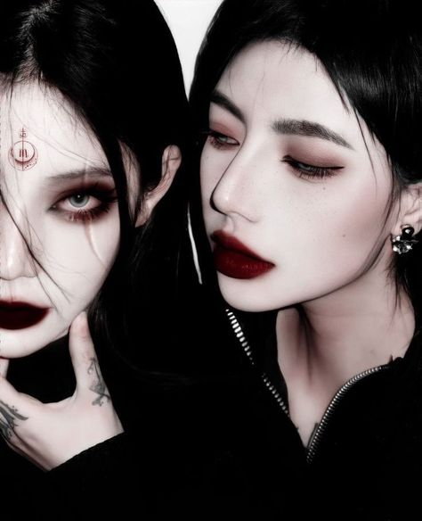 :)🤍 Japanese Vampire, Extreme Make-up, Imvu Icons, Vampire Makeup Halloween, Devil Makeup, Korean Photoshoot, Human Photography, Vampire Clothes, Vampire Makeup