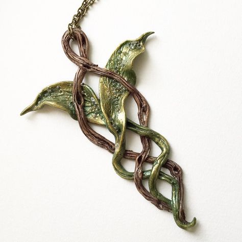 Woodland Evenstar pendant by @tathariel! #tatharielcreations #evenstar #elvesofinstagram Fae Necklace, Elven Jewelry Necklaces, Woodland Fairy Jewelry, Handmade Silver Elvish Necklace, Lotr Leaf Brooch, Earth Witch, Elven Princess, Woodland Elf, Elven Jewelry