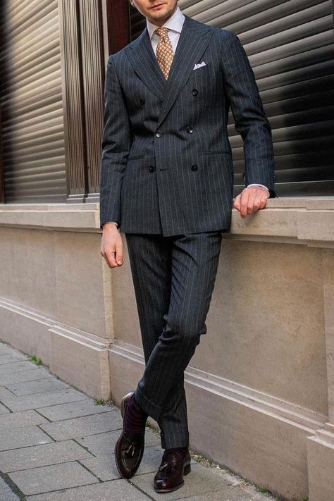 This charcoal pinstripe suit outfit is the perfect outfit for groom attire as well as buisness attire. A double breasted pinstripe suit like this will grab the attention of everyone you pass by. If you would like a suit like this custom made for you, book an appointment online with us at Giorgenti New York! Pinstripe Double Breasted Suit Men, Charcoal Double Breasted Suit, Charcoal Pinstripe Suit, Suit And Scarf Men, Dark Grey Pinstripe Suit Men, Black Pinstripe Suit Men, Grey Suit Outfit Men, Grey Pinstripe Suit Men, Grey Double Breasted Suit Men