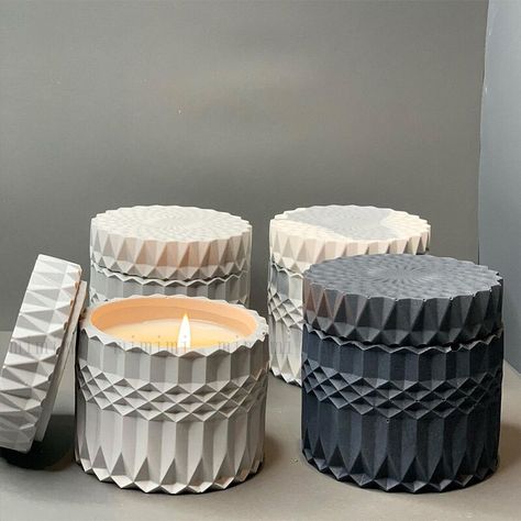 Cement Jewelry, Candle Vessel, Cement Candle, Clay Molds, Candle Projects, Cement Art, Coloured Candles, Concrete Crafts, Eco Resin