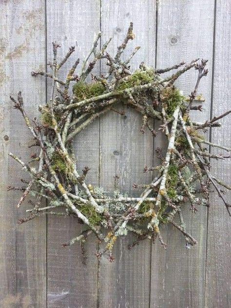 Lichen Wreath, Nature Wreath, Moss Wreath Diy, Ideas Decoracion Navidad, Oak Branch, Twig Crafts, Moss Wreath, Twig Art, Natural Wreath