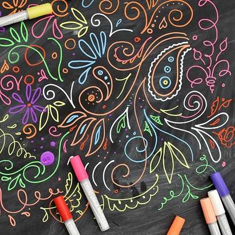 Tips For Working Magic with Chalk Markers - I Still Love You by Melissa Esplin Liquid Chalk Art, Chalk Markers Lettering, Chalk Markers Art, Chalkboard Flowers, Fun Chalk Art, Painted Window Art, Chalkboard Doodles, Chalkboard Markers, Kindergarten Art Projects