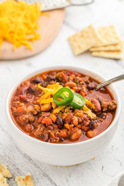 Three Been and Beef Chili 3 Bean Chili Recipe, 3 Bean Chili, Hearty Chili Recipe, Cooking Websites, Beef Chili Recipe, Bean Chili Recipe, Best Chili Recipe, Nutritional Information, Bean Chili