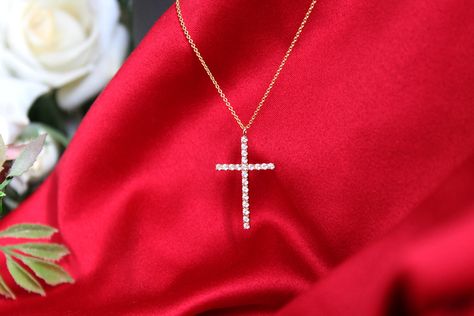 White Gold Cross Pendant, Cross Necklace Simple, Cross Necklace Women, Diamond Cross Necklace Gold, Dainty Cross Necklace, Tiny Cross Necklace, White Diamond Necklace, Real Diamond Necklace, Diamond Pendants Designs