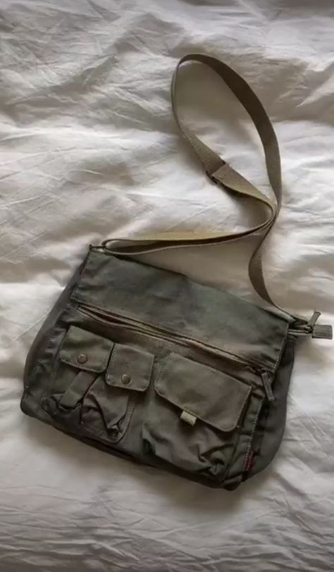 Cargo Bag, Messanger Bag, Inside My Bag, Aesthetic Bags, Green Cargo, Bags Aesthetic, Pretty Bags, Cute Bags, Aesthetic Vintage