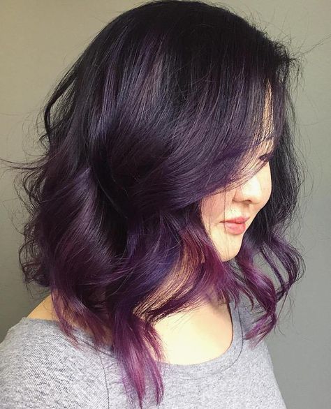 Black Wavy Bob With Purple Balayage Best Ombre Hair, Purple Balayage, Purple Ombre Hair, Thick Wavy Hair, Flat Irons, Wavy Bob, Wavy Haircuts, Haircut Short, Thick Curly Hair