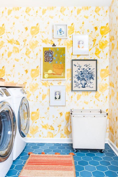 New Cabinet Doors, Pink Tub, Vintage Sink, Cozy Breakfast Nook, So Fresh So Clean, Laundry Room Inspiration, Mud Rooms, Home Laundry, Vintage Bath