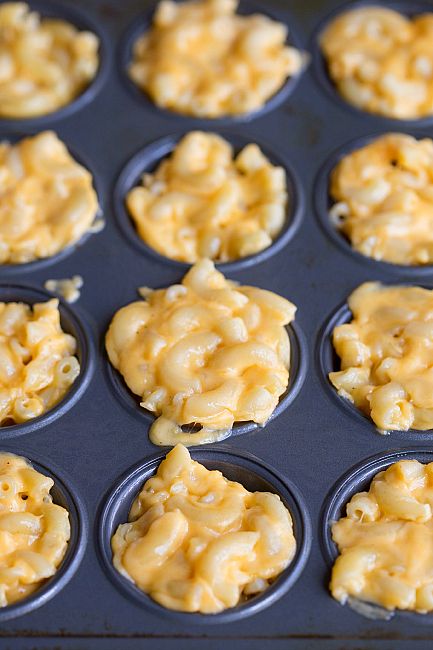 Bacon Ideas, Mac And Cheese Cups, Cheese Cups, Healthy Superbowl Snacks, Mac And Cheese Bites, Quick And Easy Appetizers, Game Day Appetizers, Superbowl Snacks, Cheese Bites