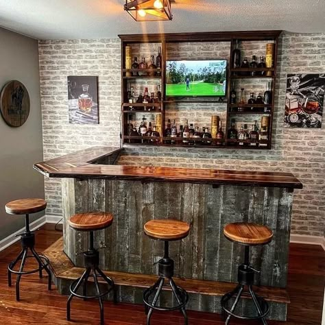 Bar In Shop Man Cave, Farmhouse Man Cave Ideas, Back Of Bar Ideas, Tavern Basement Ideas, Indoor Bars For Home Rustic, Home Bar Basement Ideas, Mancave Basement Bar, Game Room Bar Rustic, Wood Bar Ideas For Home