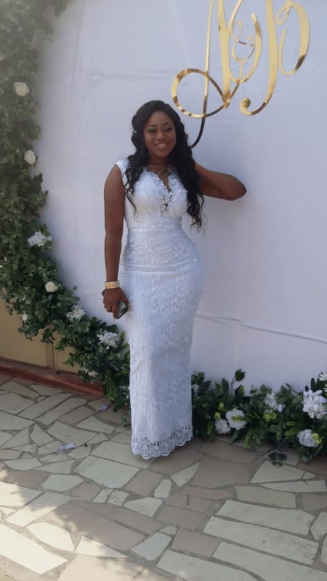 Lace Dress Styles Ghana, White Lace Dress Short, Latest Bridesmaid Dresses, Lace Dress Classy, African Bridesmaid Dresses, Fancy Short Dresses, African Dresses For Kids, Lace Gown Styles, African Wear Dresses