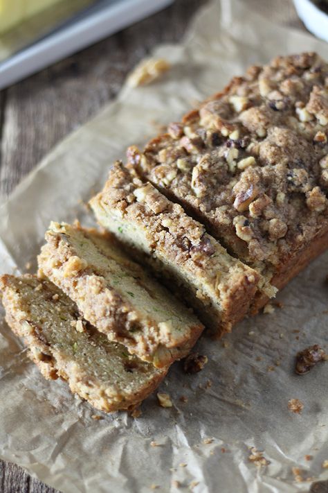 Zucchini Crumble Bread, Zucchini Walnut Bread Recipes, Cinnamon Streusel Zucchini Bread, Cinnamon Zucchini Bread Recipes, Zucchini Bread With Crumb Topping, Zucchini Bread With Streusel Topping, Zucchini Coffee Cake Recipes, Coffee Cake Bread, Zucchini Coffee Cake