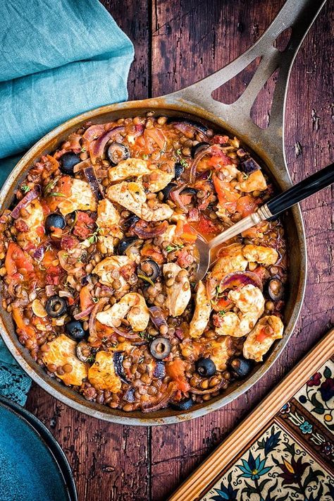 This one-pot Spanish chicken, chorizo and lentil stew is such a perfect comfort food for the colder weather and ready in 30 minutes. #chicken #stew #quickmeal Spanish Chicken And Chorizo, Spanish Chicken, Chicken Chorizo, Lentil Stew, Duck Recipes, Lentil Recipes, Chicken Dishes Recipes, Mediterranean Diet Recipes, Crusty Bread