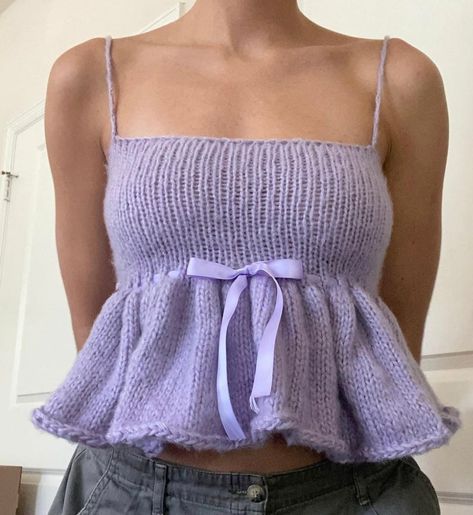 Knitted Camisole, Knit Top Patterns, Bow Crop Tops, Confection Au Crochet, Vest Tops, Lace Bow, Top Streetwear, Knitted Tops, Lace Bows