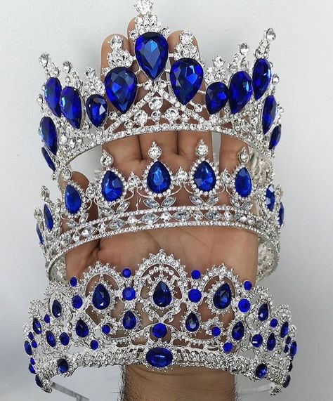 Quince Crowns, Quince Crown, Blue Sweet 16, Gaun Abad Pertengahan, Quinceanera Jewelry, Quinceanera Crown, Crystal Crown Tiaras, Tiara Accessories, Crown Aesthetic