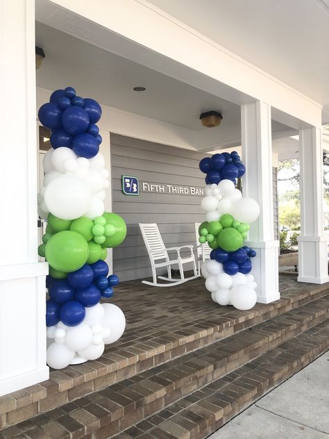 Conference Balloon Decor, Balloon Decorations For Corporate Events, Grand Opening Balloon Decor, Balloon Garland Grand Opening, Corporate Event Balloons, Colourful Balloons, Event Management, Balloon Garland, Corporate Events