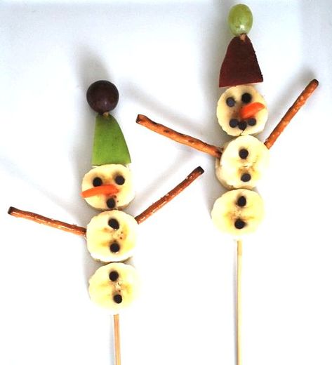 banana-snowman Banana Snowman, Christmas Desserts For Kids, Christmas Banana, Healthy Christmas Desserts, Christmas Desserts Kids, Diy Christmas Treats, School Holiday Party, Banana Treats, Snowman Party