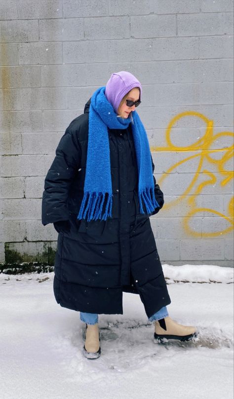 balaclava, puffer jacket, statement scarf inspo Navy Puffer Jacket Outfit, Puffer Jacket Outfit Aesthetic, Blue Puffer Jacket Outfit, Puffer Jacket Outfit Women, Balaclava Outfit, Long Puffer Jacket Outfit, Patterned Outfits, Scandinavian Outfit, Puffer Jacket Outfit