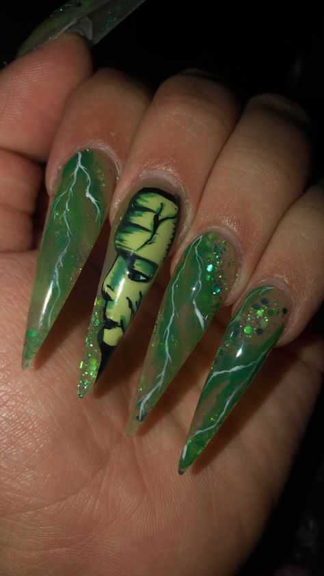 Bride Of Frankenstein Nails Art, Frankenstein Nail Designs, Frankenstein Eye Makeup, Frankenstein Nails Acrylic, Bride Of Frankenstein Nails, Frankenstein Nail Art, Frankenstein Nails, Frankenstein Makeup, Frankenstein Bride