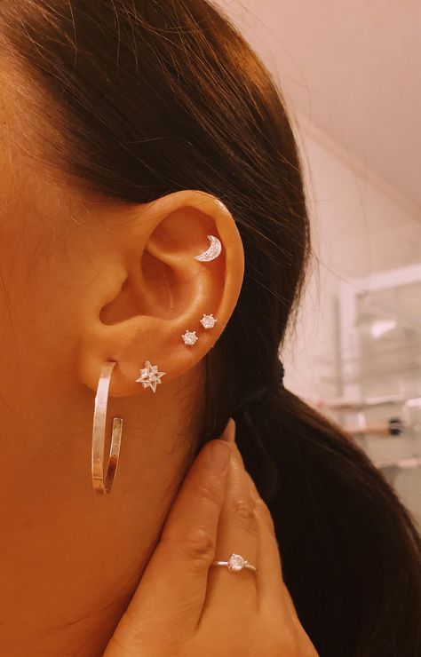 Double Low Helix Piercing, Lower Helix Piercing, Low Helix Piercing, Healed Piercing, Ear Piercing Inspiration, Double Ear Piercing, Flat Piercing, Double Ear Piercings, Piercing Inspiration