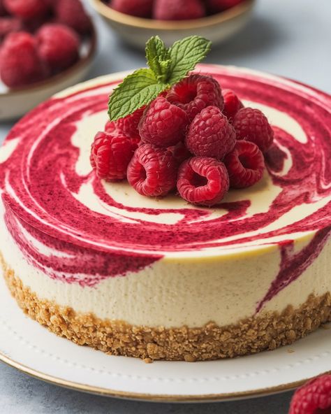 Beautiful Desserts Presentation, Raspberry Cheesecake Recipes, Elegant Cheesecake, Christmas Cheesecakes, Little Business Ideas, Brunch Platter, Fun Things To Learn, Cheesecake Raspberry, Berry Cheesecake Recipes